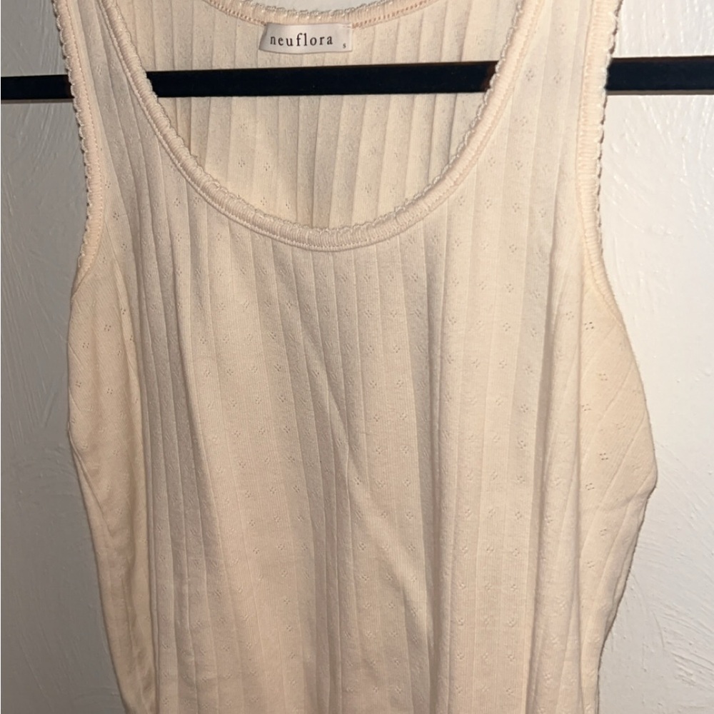 Neuflora NWOT Mallory Tank, cream rose